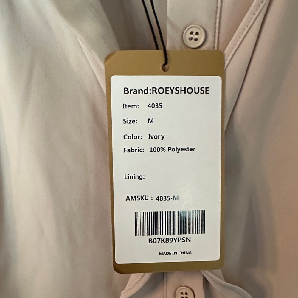 Chic Cream Ruffle Blouse - Picture 4 of 5